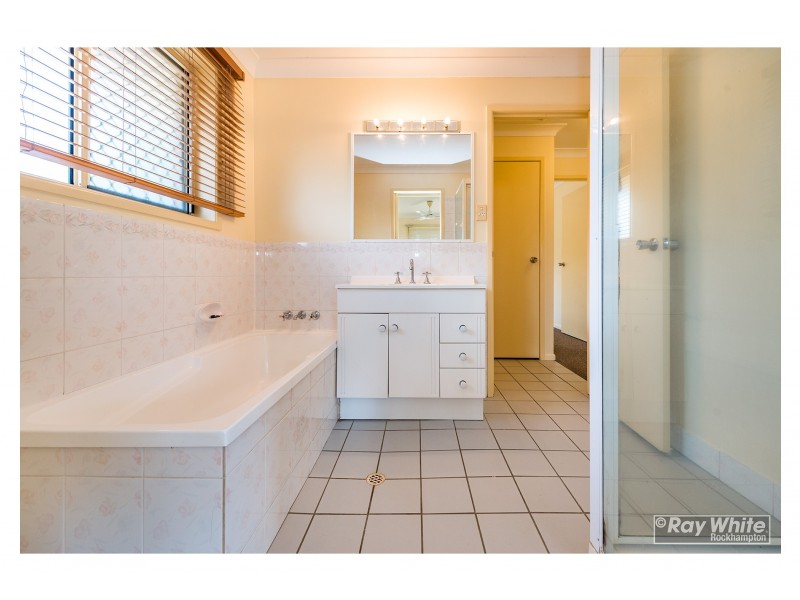 6 Jones Street, Parkhurst QLD 4702