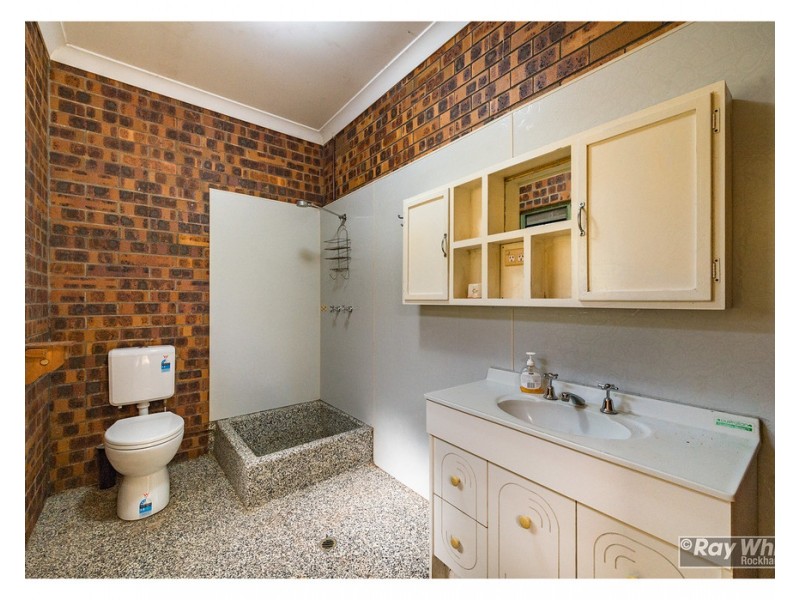 33 Rhys Avenue, The Caves QLD 4702