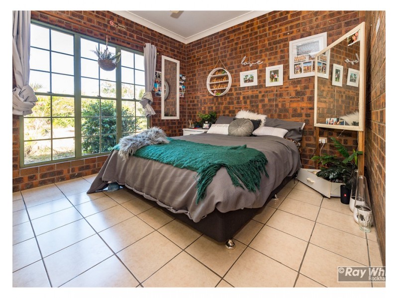 33 Rhys Avenue, The Caves QLD 4702