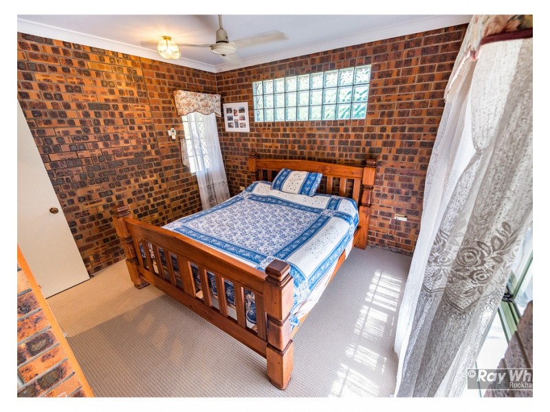 33 Rhys Avenue, The Caves QLD 4702