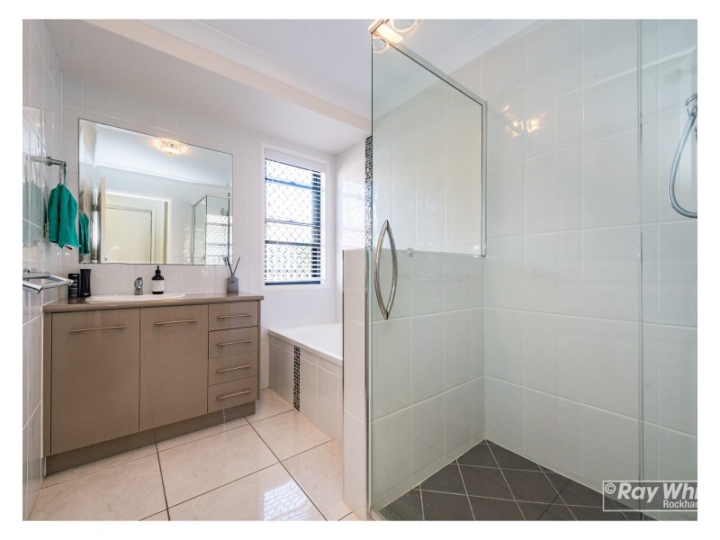 25 Jamie Crescent, Gracemere QLD 4702