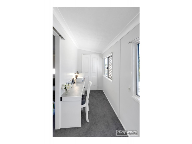 8 Locke Street, Kawana QLD 4701