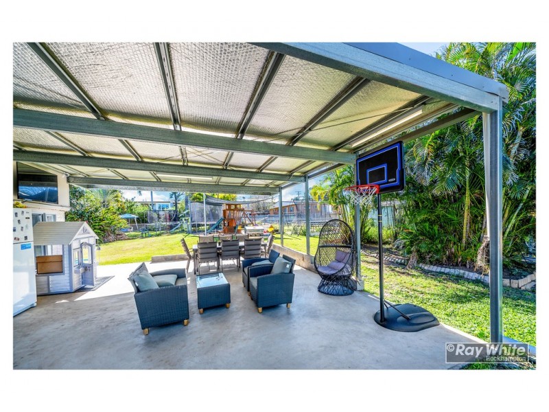 8 Locke Street, Kawana QLD 4701