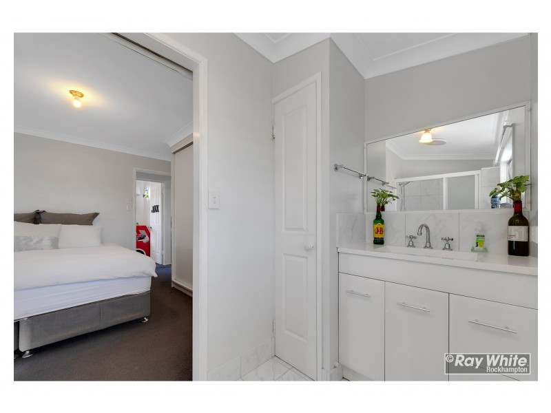 8 Locke Street, Kawana QLD 4701