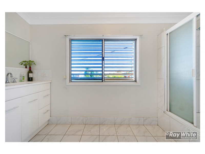 8 Locke Street, Kawana QLD 4701