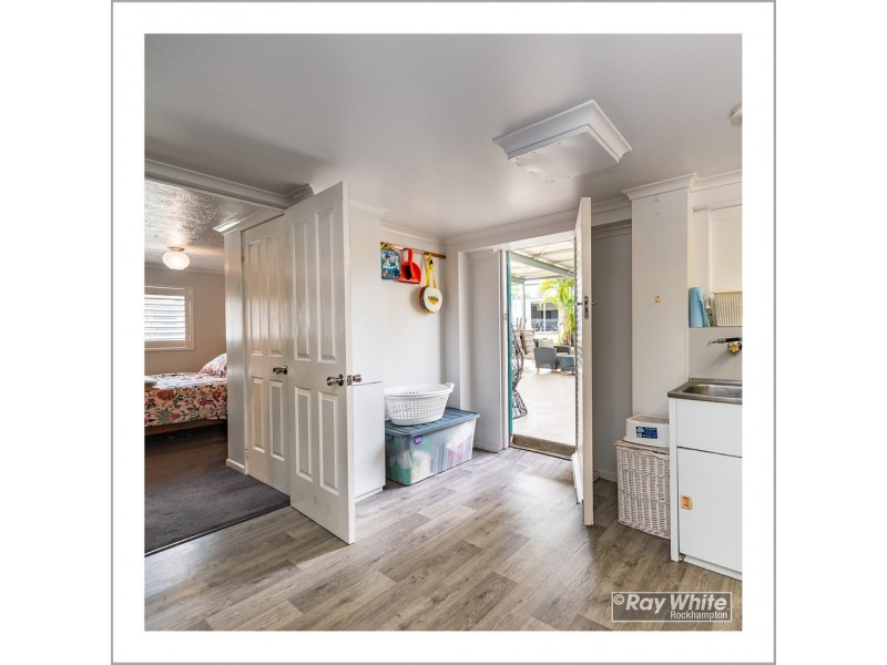 8 Locke Street, Kawana QLD 4701