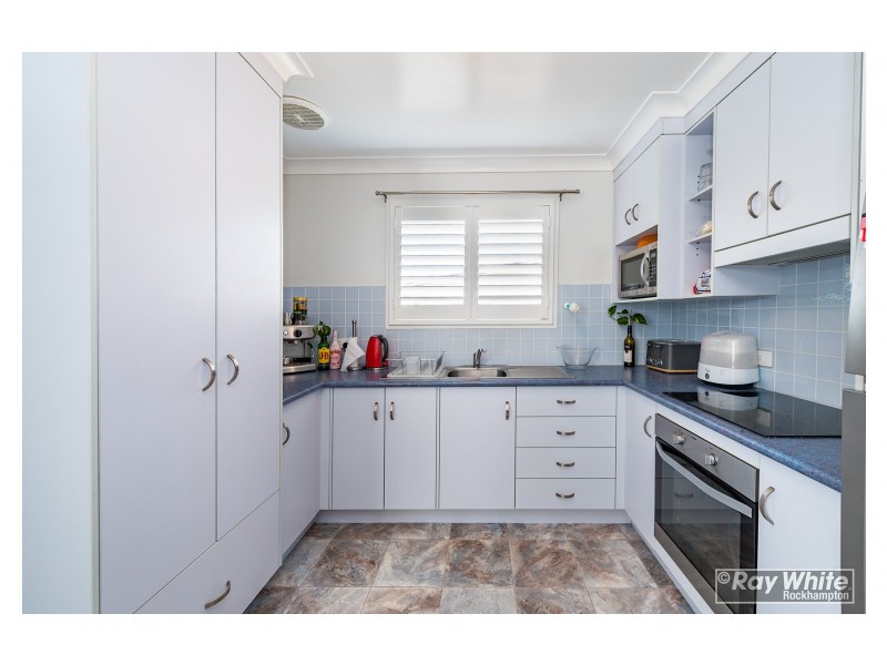 8 Locke Street, Kawana QLD 4701