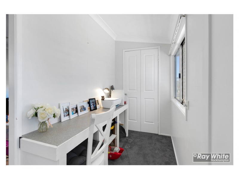 8 Locke Street, Kawana QLD 4701