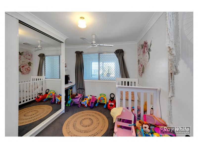 8 Locke Street, Kawana QLD 4701