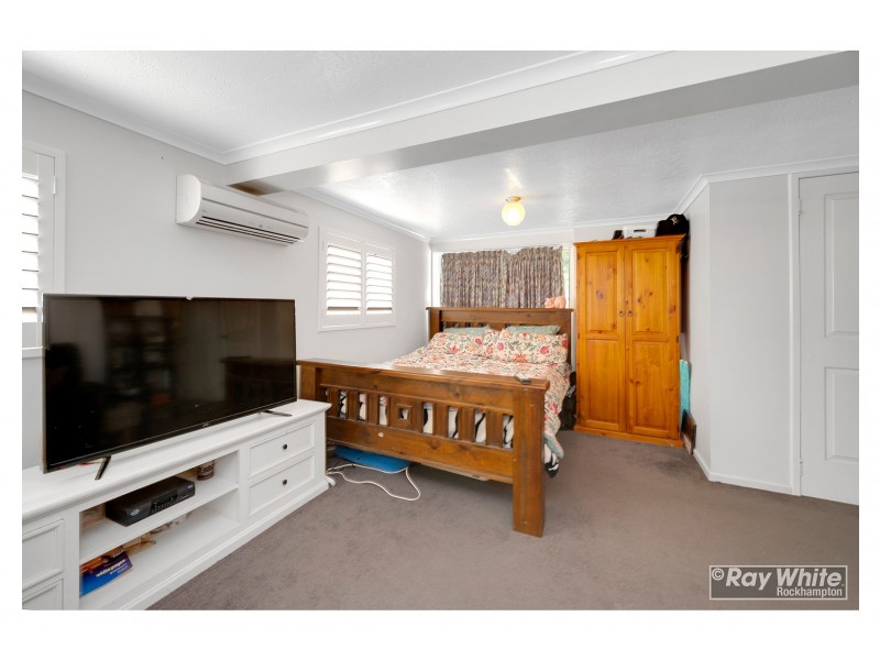 8 Locke Street, Kawana QLD 4701