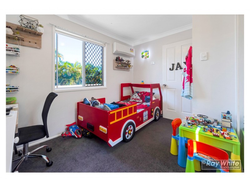 8 Locke Street, Kawana QLD 4701