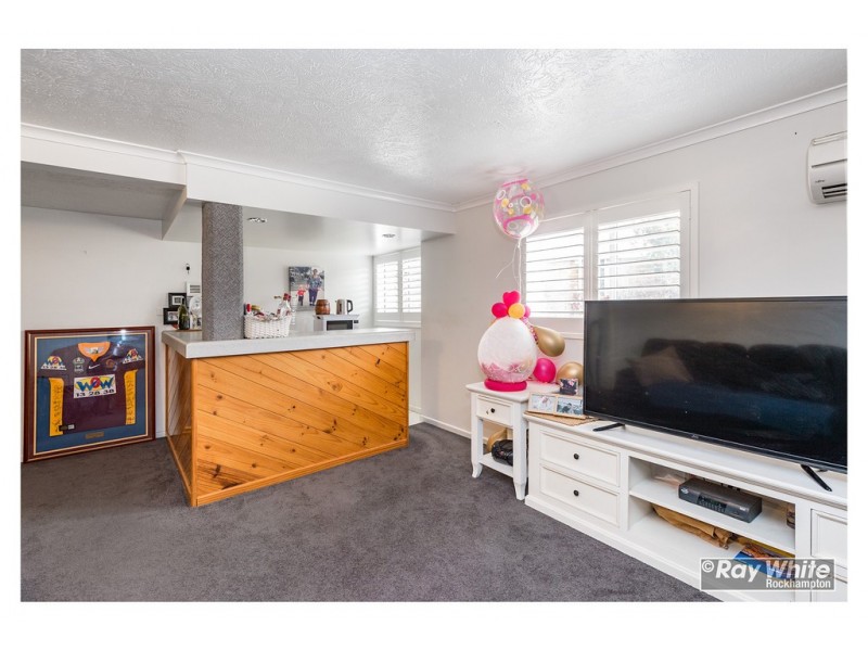 8 Locke Street, Kawana QLD 4701