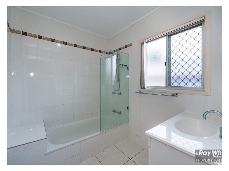 2/73 Livingstone Street, Berserker QLD 4701
