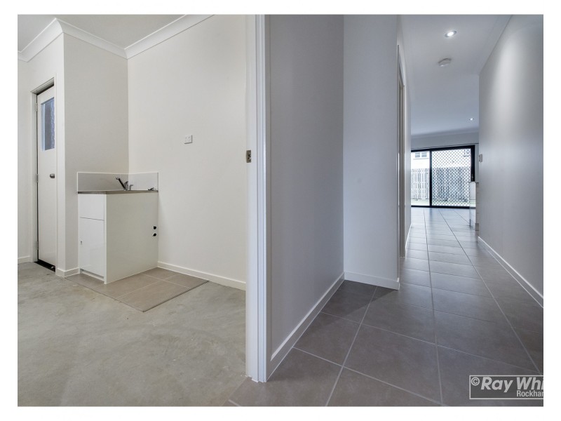 2/12-16 Elphinstone Street, Berserker QLD 4701