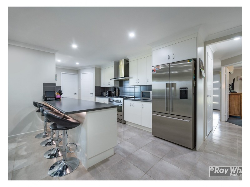 6 Peregrin Court, Parkhurst QLD 4702