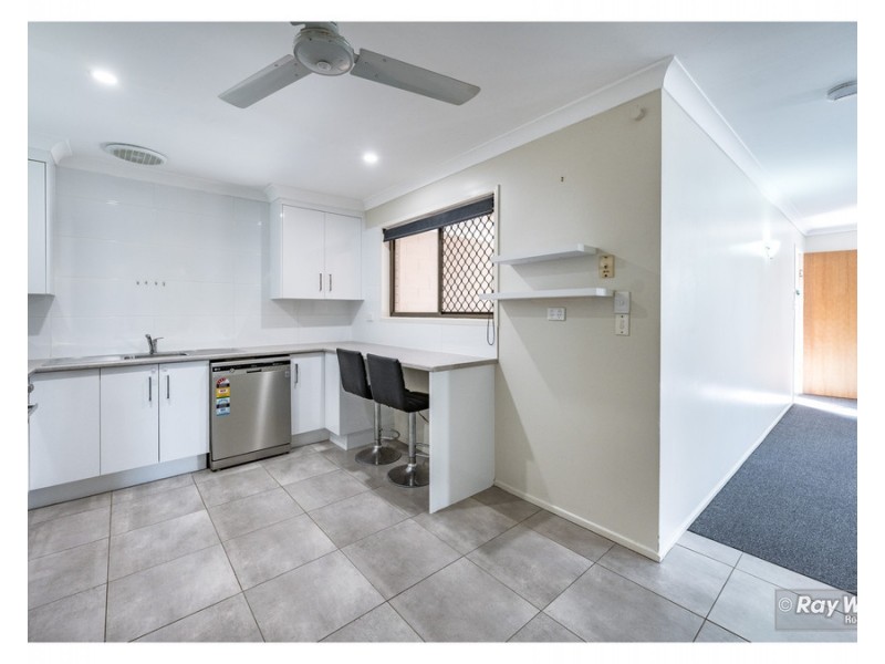 2/72 Medcraf Street, Park Avenue QLD 4701