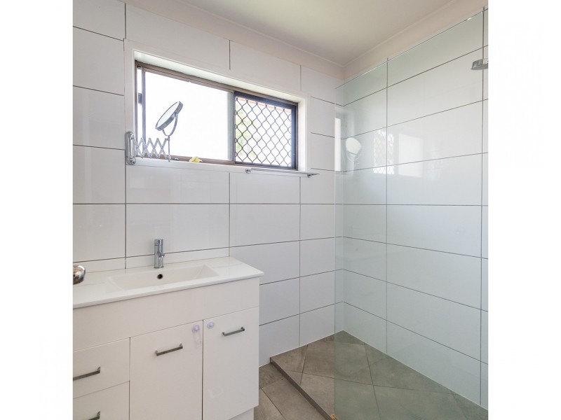 2/72 Medcraf Street, Park Avenue QLD 4701