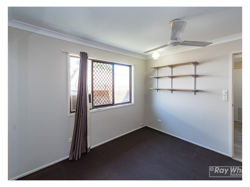 2/72 Medcraf Street, Park Avenue QLD 4701