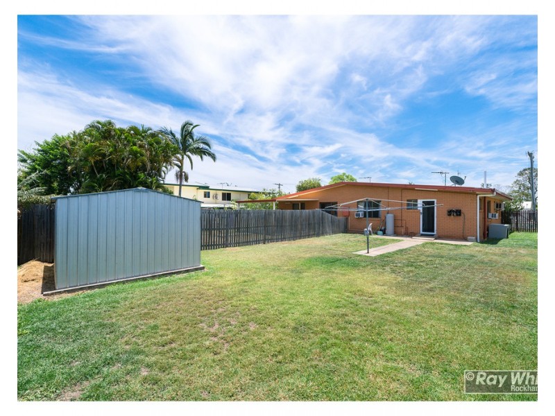 2/72 Medcraf Street, Park Avenue QLD 4701