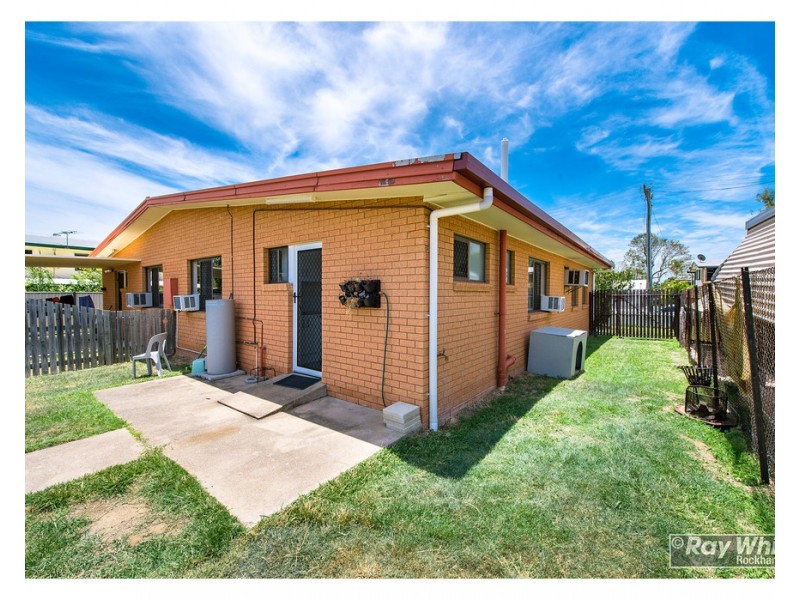 2/72 Medcraf Street, Park Avenue QLD 4701