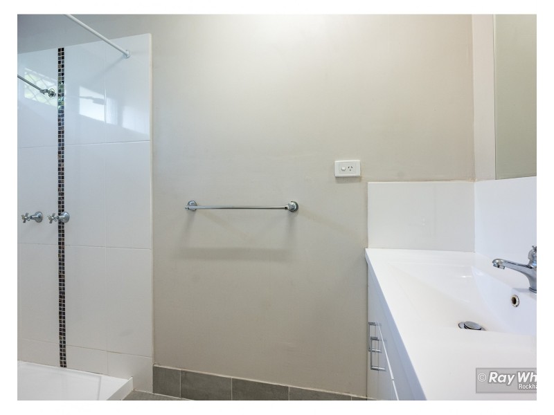 30 Fisher Street, Gracemere QLD 4702