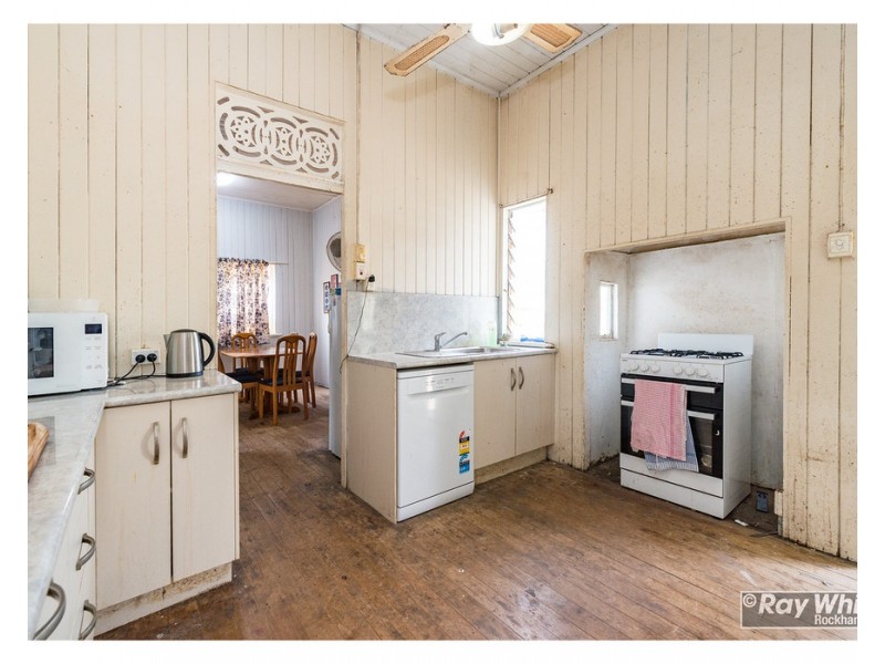 42 Rose Street, Koongal QLD 4701