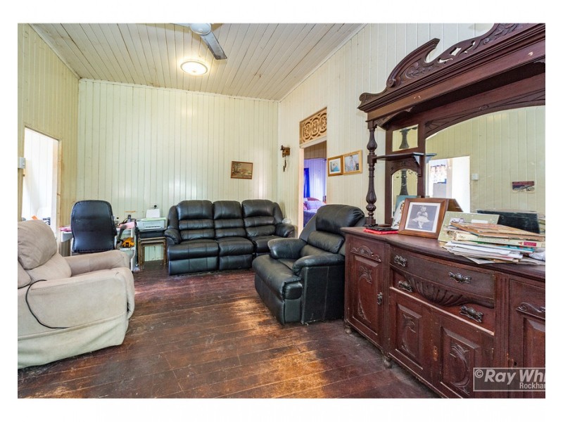 42 Rose Street, Koongal QLD 4701