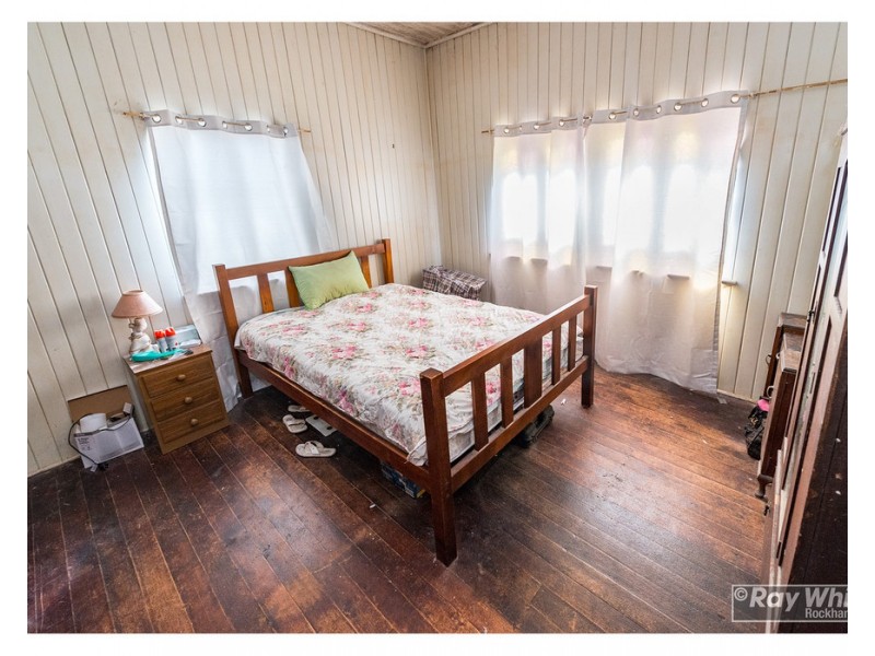 42 Rose Street, Koongal QLD 4701
