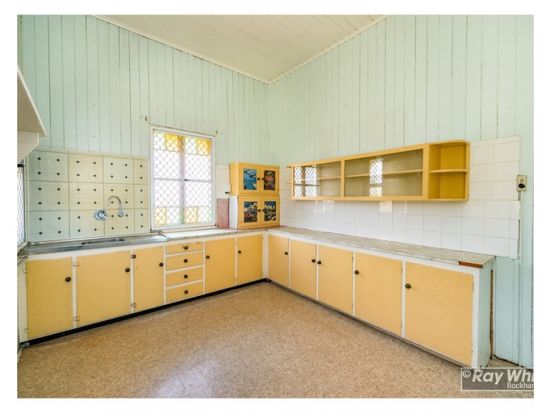 52 Upper Dawson Road, Allenstown QLD 4700