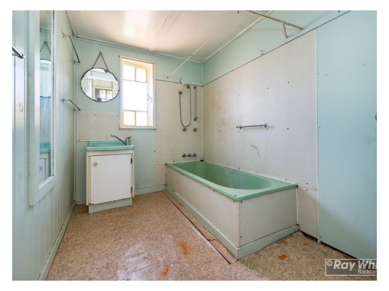 52 Upper Dawson Road, Allenstown QLD 4700