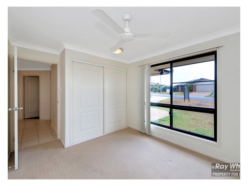 14 Riley Drive, Gracemere QLD 4702