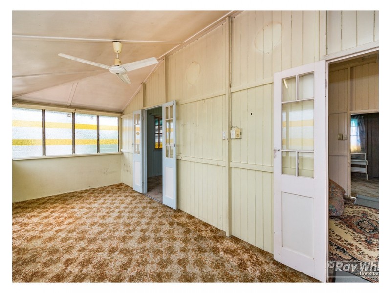 1 Tung Yeen Street, Park Avenue QLD 4701