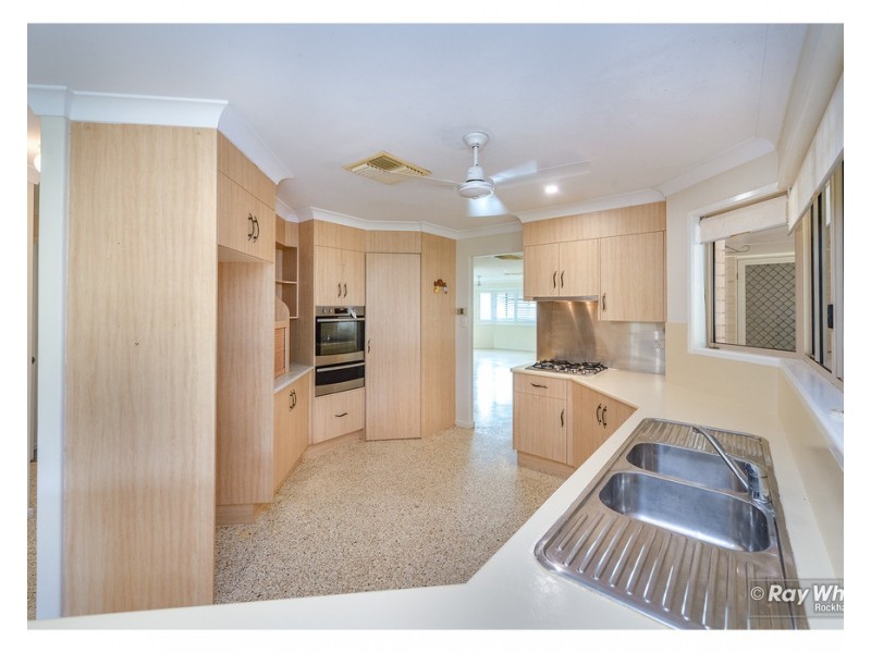 3 Van Haeren Street, Kawana QLD 4701