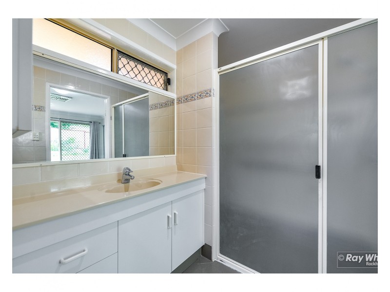 3 Van Haeren Street, Kawana QLD 4701