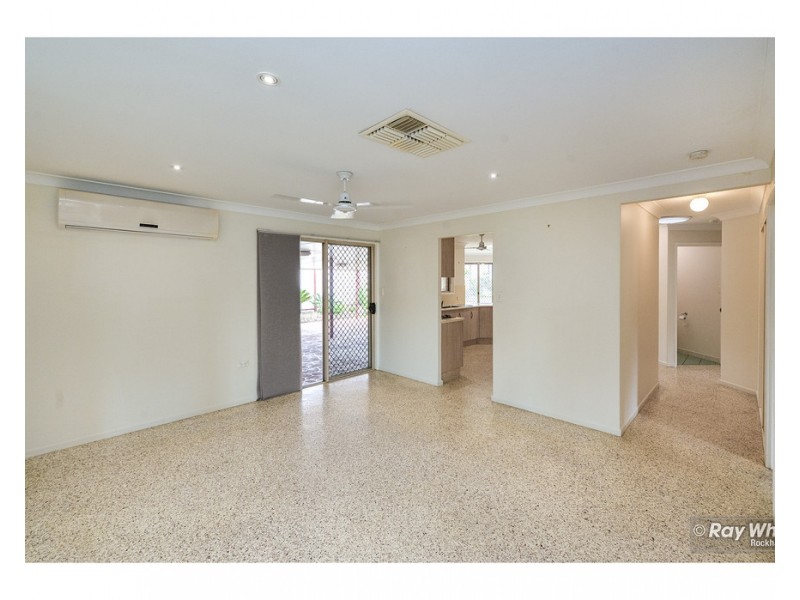 3 Van Haeren Street, Kawana QLD 4701