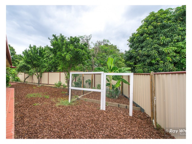 3 Van Haeren Street, Kawana QLD 4701