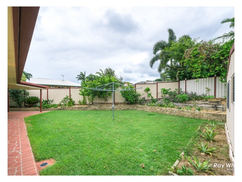3 Van Haeren Street, Kawana QLD 4701