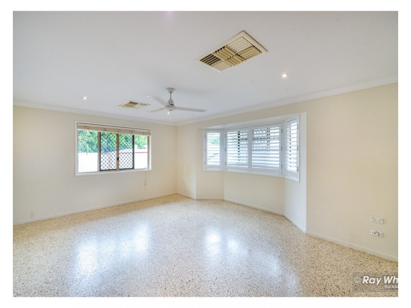 3 Van Haeren Street, Kawana QLD 4701