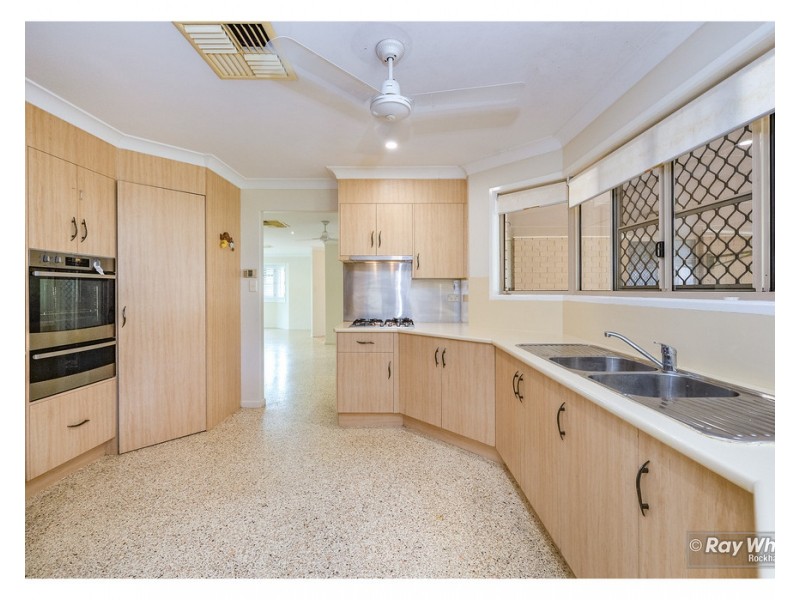 3 Van Haeren Street, Kawana QLD 4701