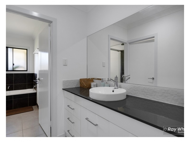 5 Tomtit Avenue, Parkhurst QLD 4702