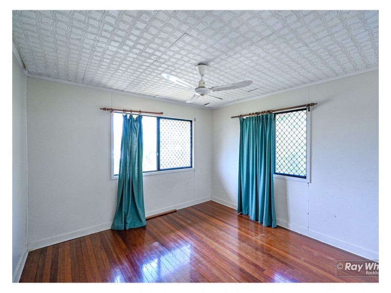 10 Wambool Street, West Rockhampton QLD 4700