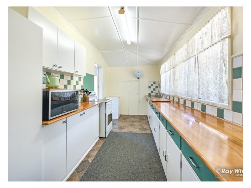 174 Peter Street, Berserker QLD 4701