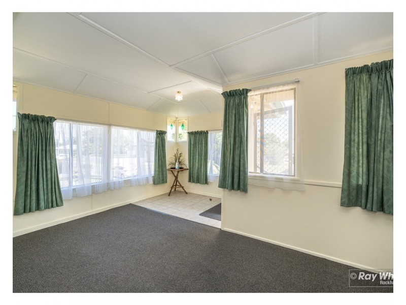 174 Peter Street, Berserker QLD 4701