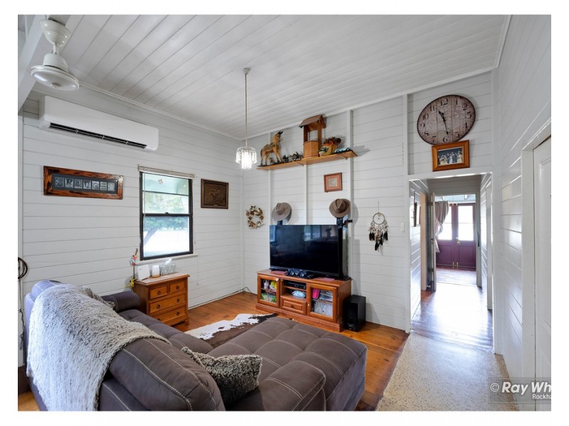 64 Osborne Road, Pink Lily QLD 4702