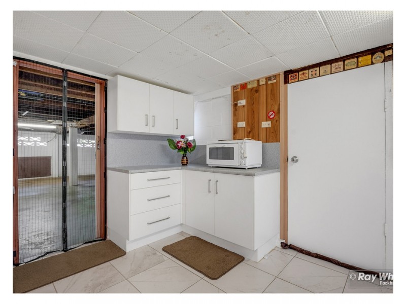 69 Kershaw Street, Park Avenue QLD 4701