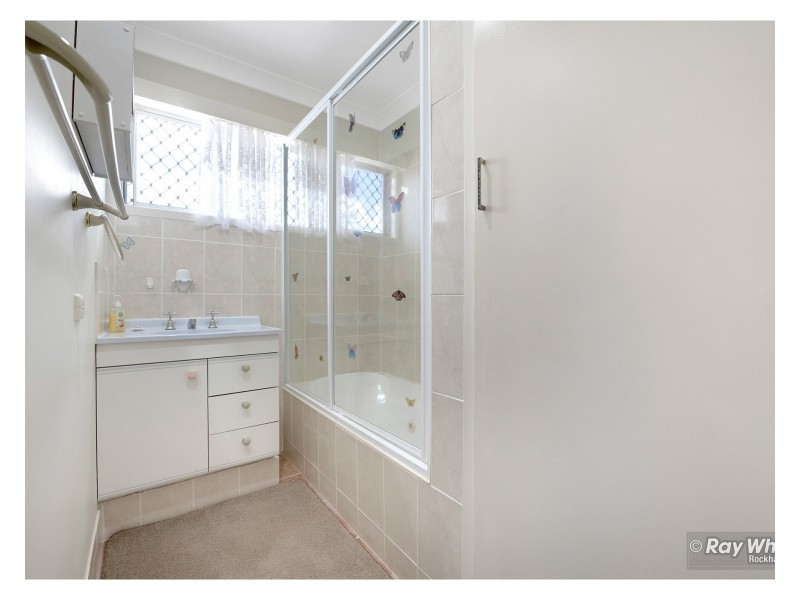 69 Kershaw Street, Park Avenue QLD 4701