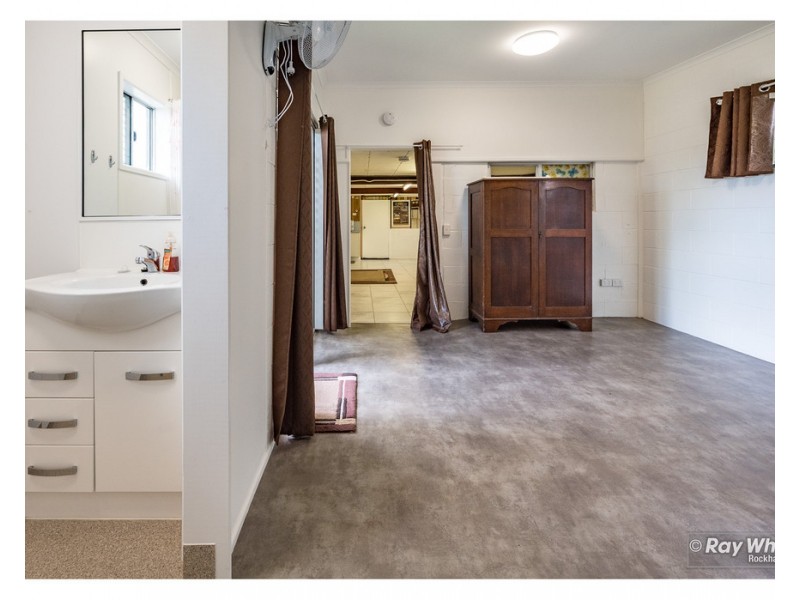 69 Kershaw Street, Park Avenue QLD 4701