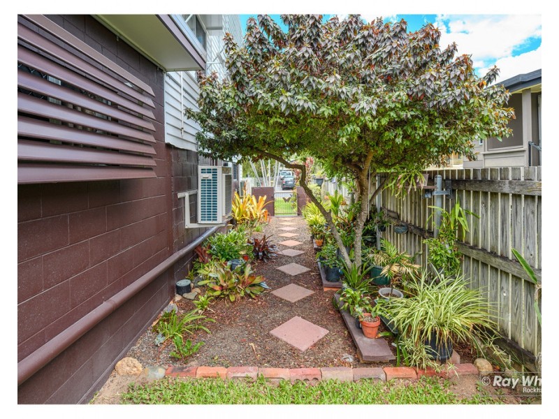 69 Kershaw Street, Park Avenue QLD 4701