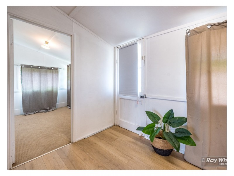 17 Dean Street, Berserker QLD 4701