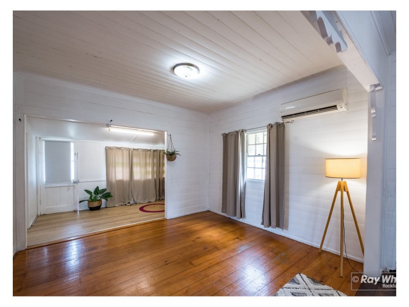 17 Dean Street, Berserker QLD 4701